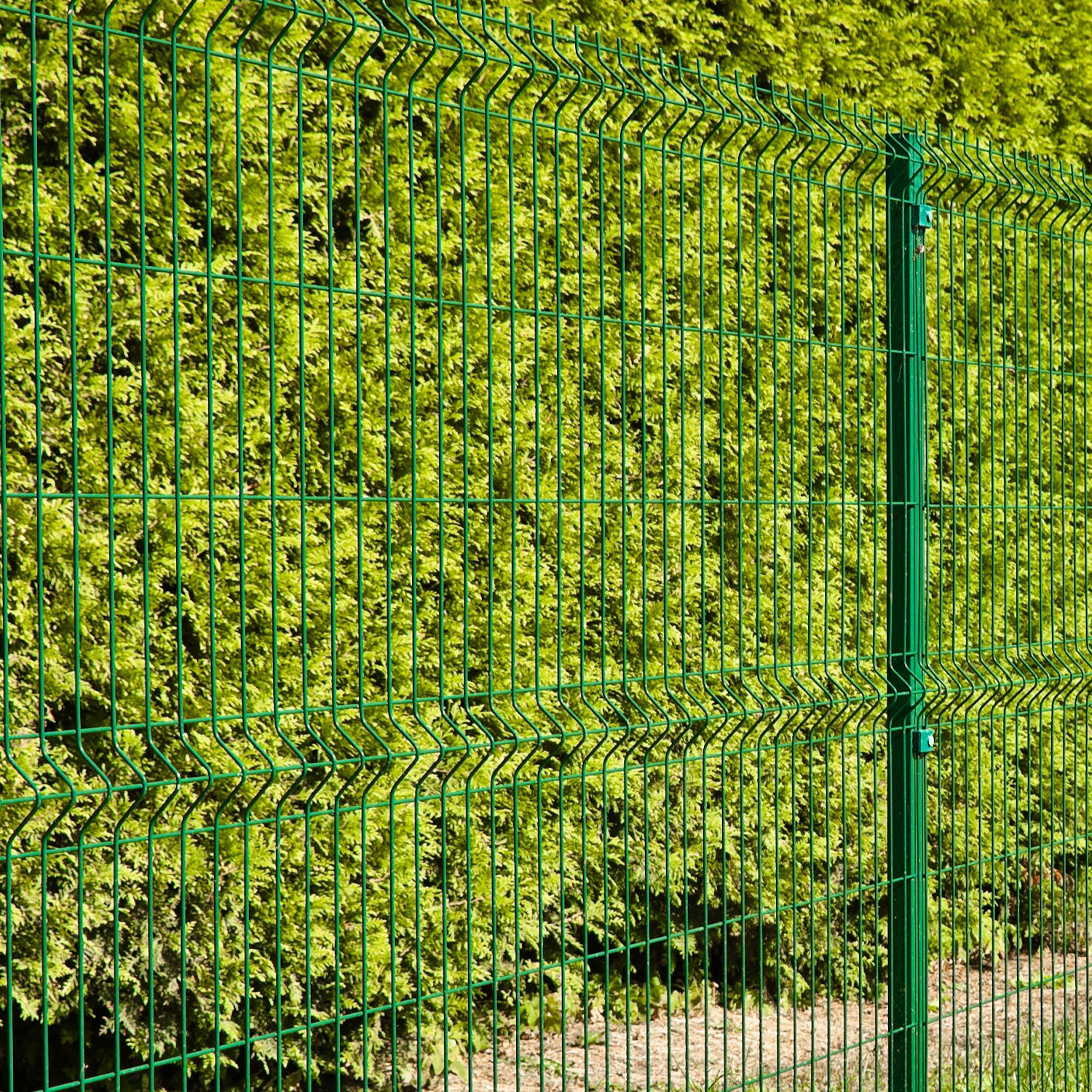 Panel Malla verde 3D galv. 2,4x2,5m (50mmx200mmx4mm) con 4 V